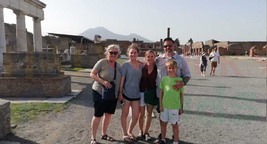 Pompeii Tour Family